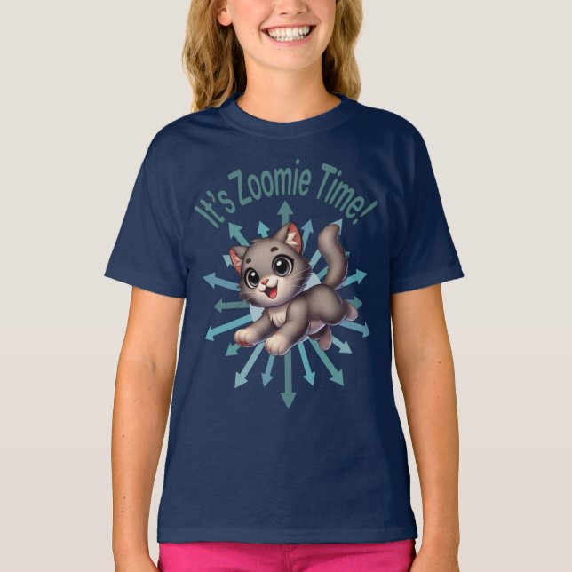 Det är Zoomie Time Söt Grå & Vit Katt T Shirt (Framsida)