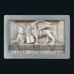 Det bevingada lejont av Sanktt markerar<br><div class="desc">Det bevingada lejont av Sanktt Mark förläggas ovanför hänrycka av doge'sens slott som vänder mot den Sanktt fläcken,  kvadrerar från Venedig,  italien.</div>