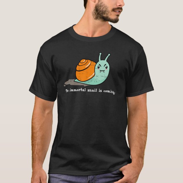 Det dödliga Snigel (Snigel Assassin) T-Shirt (Framsida)