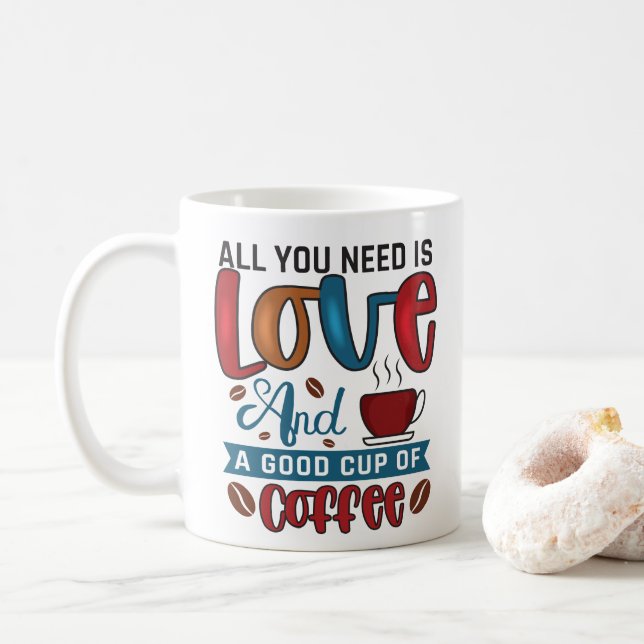 Det enda du behöver är Kärlek och kaffetypgrafi Kaffemugg (Med munk)