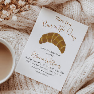Det finns en bun i ugnen - Croissant Baby Shower Inbjudningar