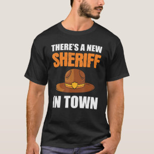 Det finns en ny sheriff i en egen polischef t shirt