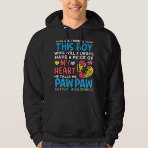 Det finns en pojke som alltid har en Biet Hoodie