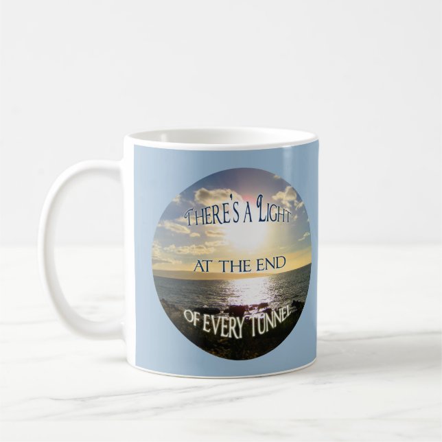 Det finns ett ljus i slutet av tunneln kaffemugg (Vänster)