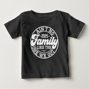 Det finns ingen familj som Humor Roligt Födelsedag T Shirt