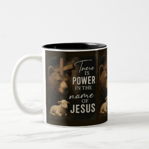 Det finns makt i Namn i Jesus Två-Tonad Mugg