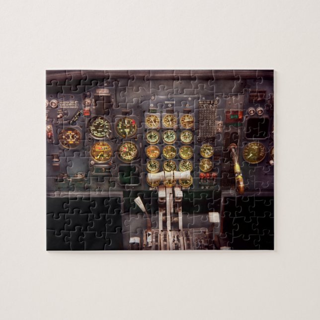 Det flygplan - cockpit - kontrollerar är pussel (Horisontell)