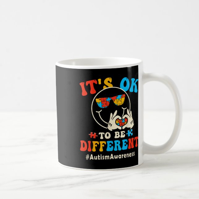 Det går bra för en annorlunda autism Groovy Smile  Kaffemugg (Höger)