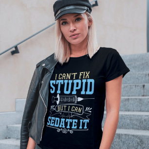 Det går inte att åtgärda stupid näsa t shirt