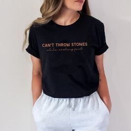 Det går inte att kasta sten medan man tvättar fött t shirt
