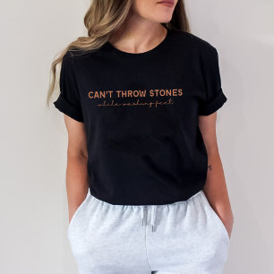 Det går inte att kasta sten medan man tvättar fött t shirt