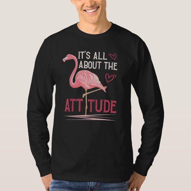 DET HANDLAR OM ATTITUDE Flamingo Women Girls T Shirt (Framsida)