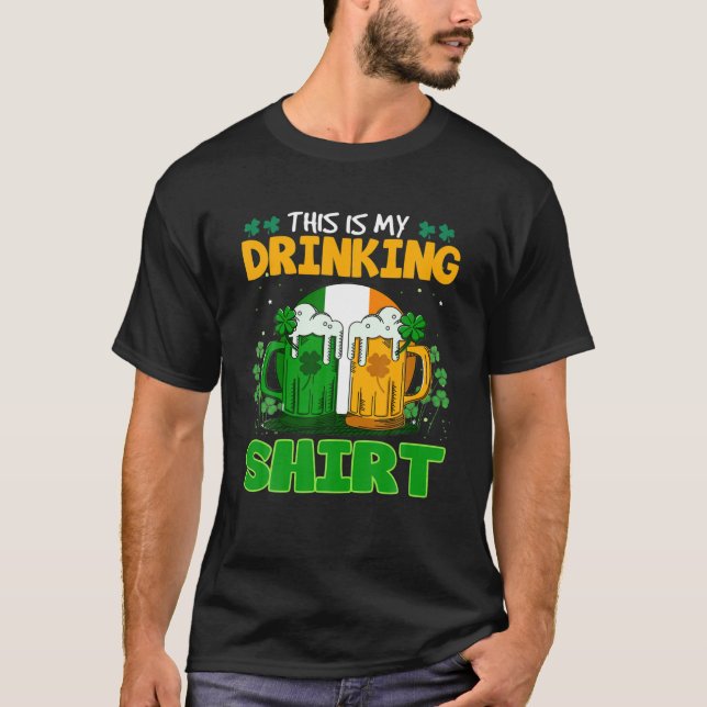Det här är att dricka Lycklig Saint patrick dag ti T Shirt (Framsida)