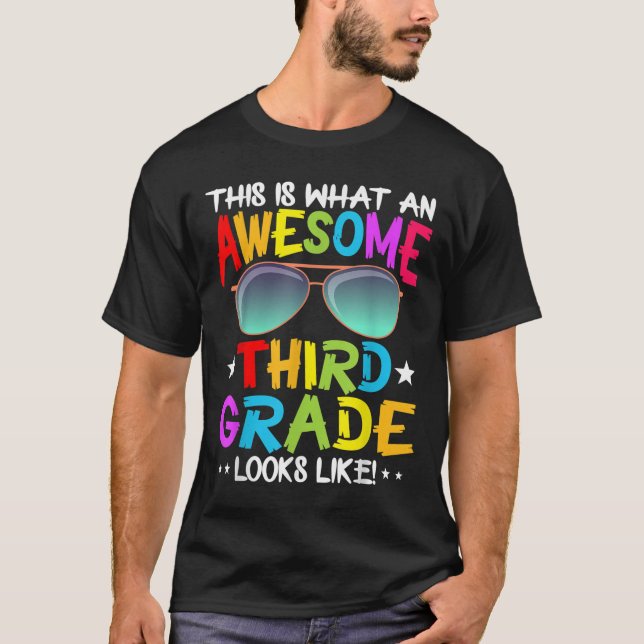 Det här är hur en supercool söt tredjeklass ser ut t shirt (Framsida)