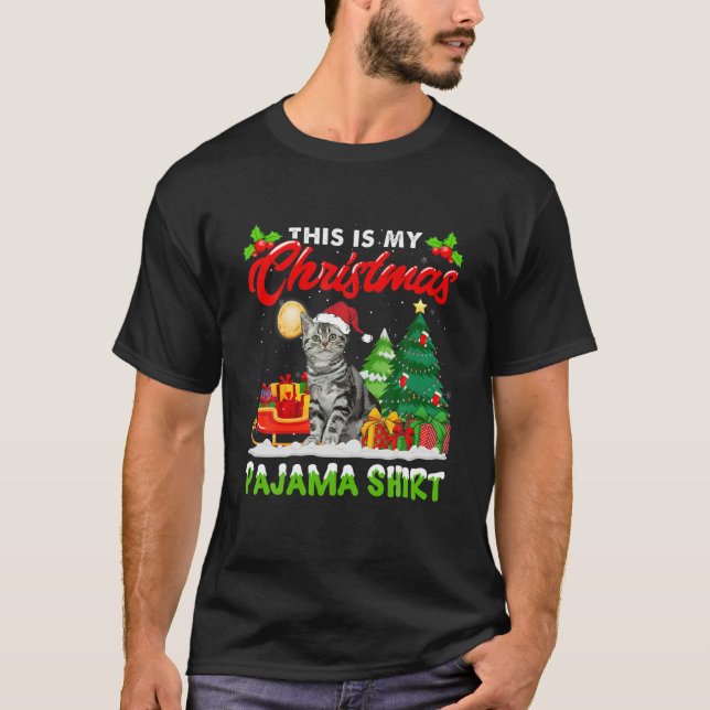 Det här är min julklapp Pajama American Shorthair  T Shirt (Framsida)