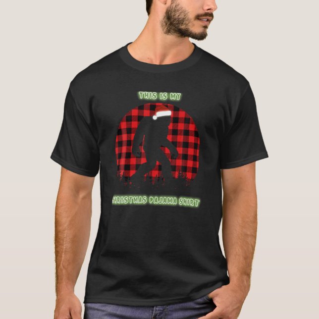 Det här är min julklapp Pajama Bigfoot Buffalo Pla T Shirt (Framsida)