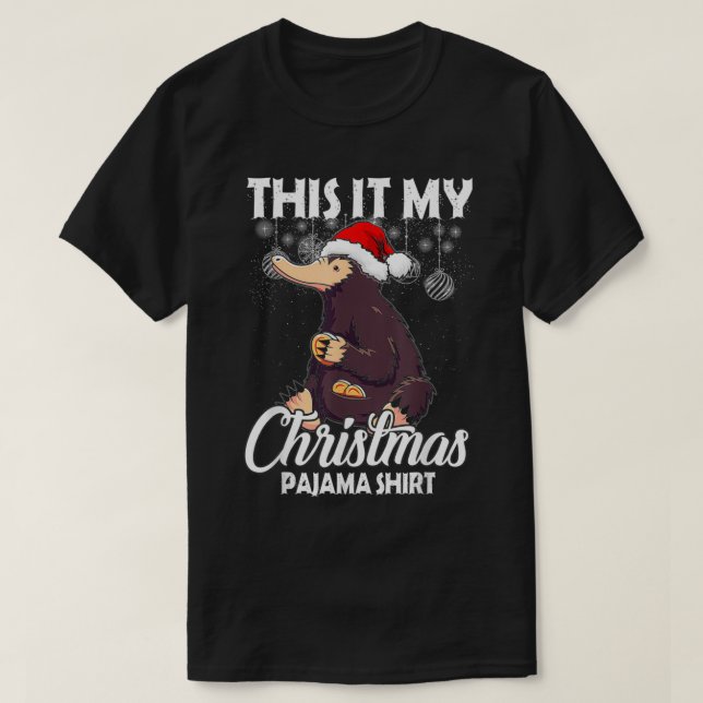 Det här är min julklapp Pajama Cute Niffler Julaft T Shirt (Design framsida)