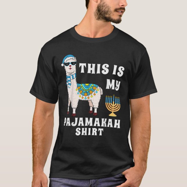 Det här är My Pajamakah Shirt Funny Llama Hanukkah T (Framsida)
