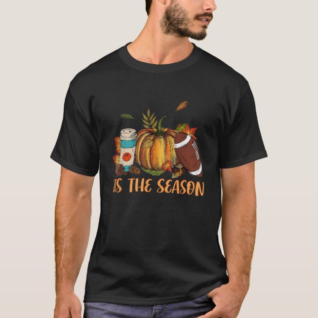 Det här är säsongspumpkin Spice Football Halloween T Shirt (Framsida)