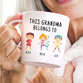 Det här Grandma-Tillhöret till 3 | Kids Namn Funny Kaffemugg