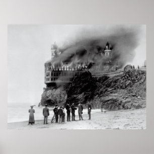 DET HISTORISKA KLIPPAHUSET AVFYRAR på PEKAR LOBOS Poster