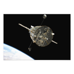 Det Hubble utrymmeteleskop i omlopp ovanför jord Fototryck