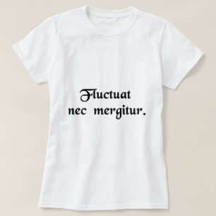 Det kastas av vågar, men det sjunker inte tee shirt