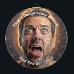 Det kommer att Lämna en Mark Funny Darttavla<br><div class="desc">Bulls Öga i din Ansikte Humous Dartboard Oavsett om du är för eller bara spelar för roligten, så ger det här superskojet en skugga åt dig själv - för till och med ditt mål borde ha en reaktion! Behålla den aktuella teckentabellen av en mycket förvånad man, eller byt ut den...</div>