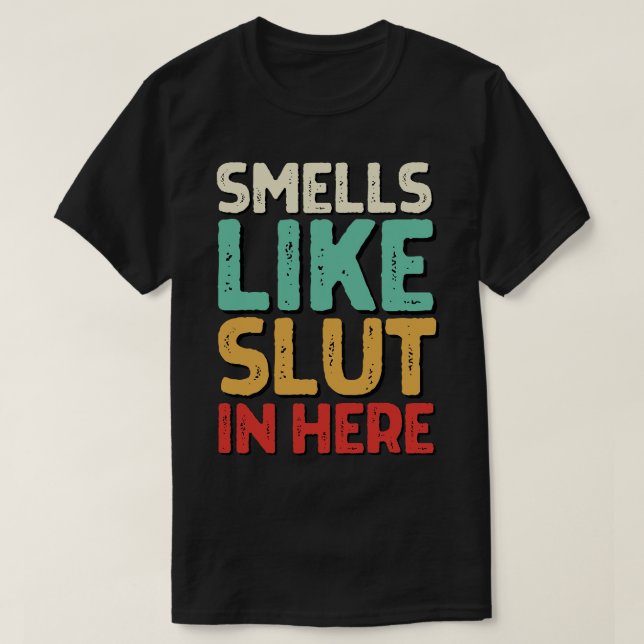 Det luktar som här i offensiv Vuxen humor T Shirt (Design framsida)