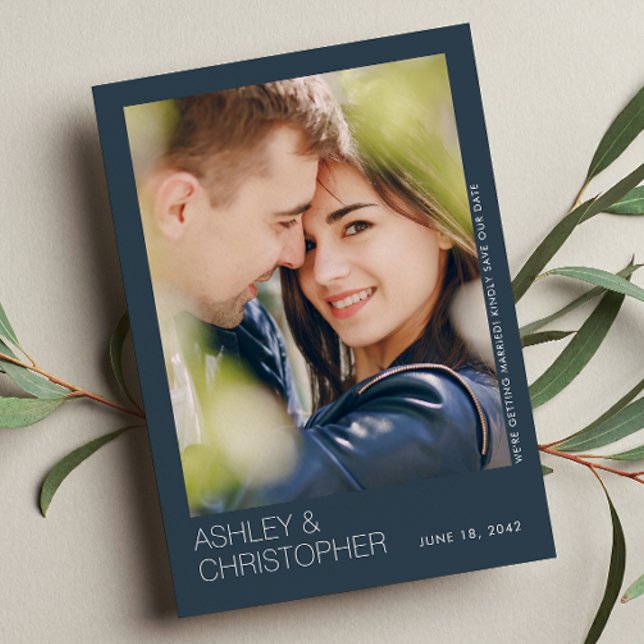 Det moderna minimalistiska foto-kortet Bröllop Spa Spara Datumet (Skapare uppladdad)