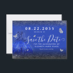 Det moderna Royalet Blue Silver Glitter Gown Quinc Spara Datumet<br><div class="desc">Modern Royal Blue Navy Blue Silver Grått Princess Gown Dress Glitter Gnistra Butterfly 15:e födelsedagskvällen Spara inbjudan</div>