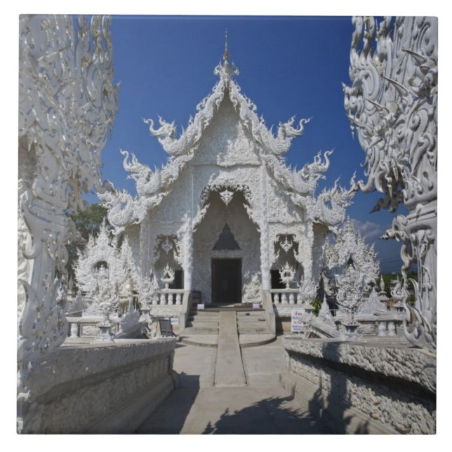 Det nya vita templet Wat Rong Khun i Kakelplatta (Framsidan)