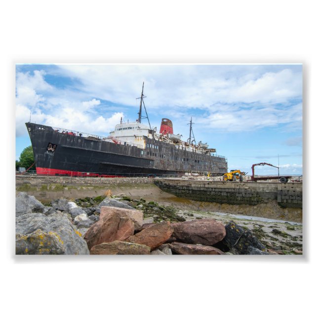 Det övergivna fartyget TSS Duke of Lancaster Fototryck (Framsidan)