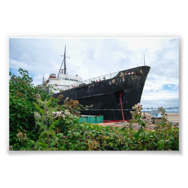 Det övergivna fartyget TSS Duke of Lancaster Fototryck (Framsidan)