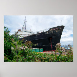 Det övergivna fartyget TSS Duke of Lancaster Poster