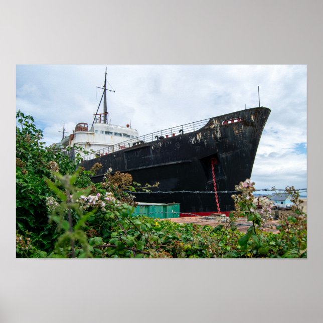 Det övergivna fartyget TSS Duke of Lancaster Poster (Framsidan)