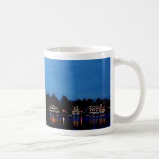 Det Philadelphia fartyghuset ror, aftonen Kaffemugg