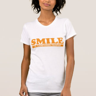 Det roliga leendet förväxlar det folk T-skjorta Tee Shirt
