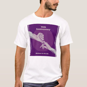Det romantiska paret som håller händer t shirt