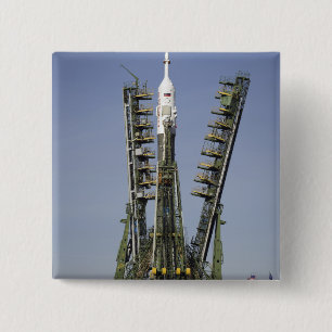 Det Soyuz raket resas upp in i placerar 4 Knapp