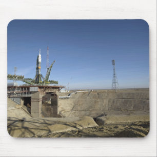 Det Soyuz raket resas upp in i placerar 5 Musmatta