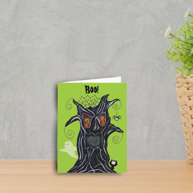 Det spöklika träd med vänner noterar kortet kort (Spooky black tree red eyes ghost, cat, spider on green Halloween notecard.)