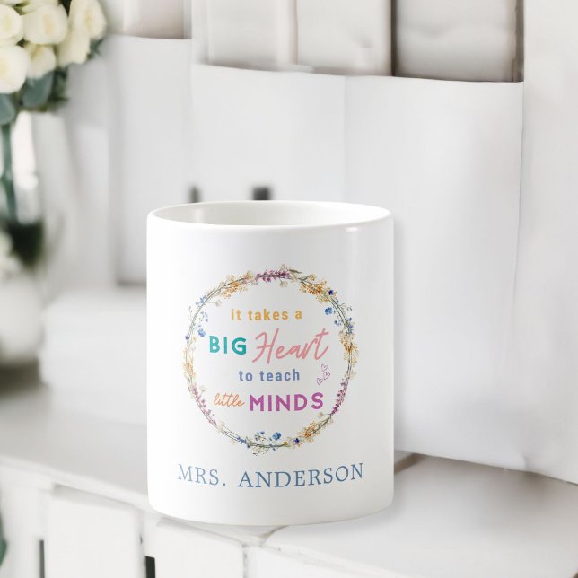"Det tar ett stort hjärta"-Blommigt, lärargåva Kaffemugg ("It Takes a Big Heart" Floral, Name, Gift for Teachers, Coffee Mug)