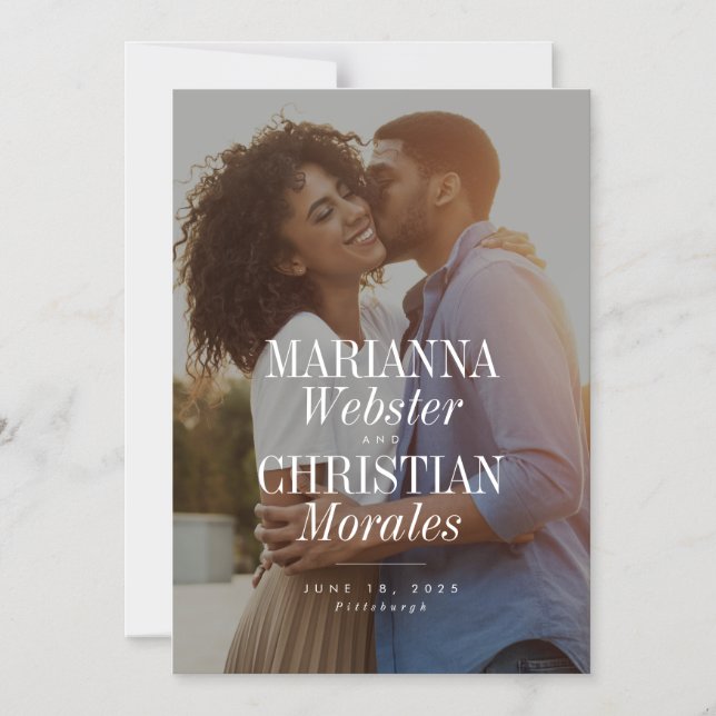 Det unika, moderna, feta namn-fotot sparar datumet magnetisk inbjudningskort (Framsida)