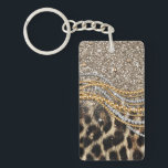 Det vackra Trendiget Leopard Faux Animal Print<br><div class="desc">Den här designen har ett vackert och trendig leopardtryck med glitter-accenter. Faux päls-djurets utskrift finns i skuggor av gult guld, vit, grått, brun, svart och kräm. Bilden är modernt och modern, med snyggt och konstnärligt inslag som säkert är det bästa. Det är perfekt för dem som kärlek-djur skriver ut och...</div>