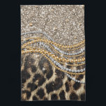 Det vackra Trendiget Leopard Faux Animal Print Kökshandduk<br><div class="desc">Den här designen har ett vackert och trendig leopardtryck med glitter-accenter. Faux päls-djurets utskrift finns i skuggor av gult guld, vit, grått, brun, svart och kräm. Bilden är modernt och modern, med snyggt och konstnärligt inslag som säkert är det bästa. Det är perfekt för dem som kärlek-djur skriver ut och...</div>