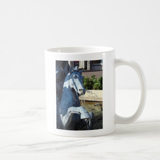 Detalj om Neptunes häst, Plaza Fontän Kaffemugg (Höger)