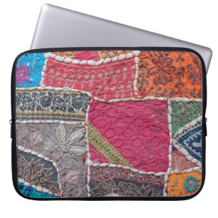 Detaljerad gammal färglös lapptäckesmatta, Indien. Laptop Fodral