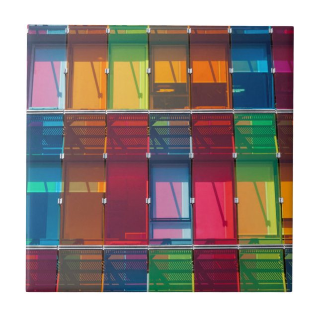 Detaljerad information om byggnad i flera färger kakelplatta (Framsidan)