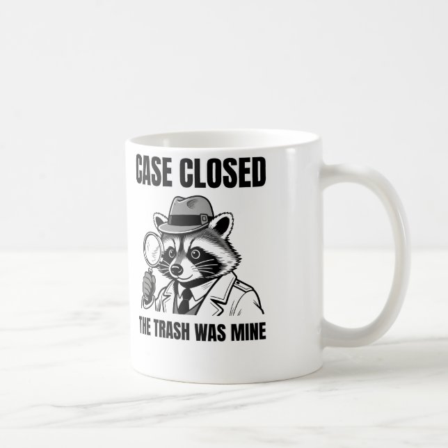 Detective Raccoon "Case Closed" Humor Graphic Kaffemugg (Höger)